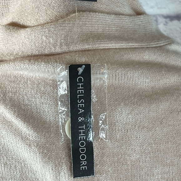 Chelsea & Theodore Button-Side Lightweight Sweater NWT Women’s Large Beige - Picture 8 of 8